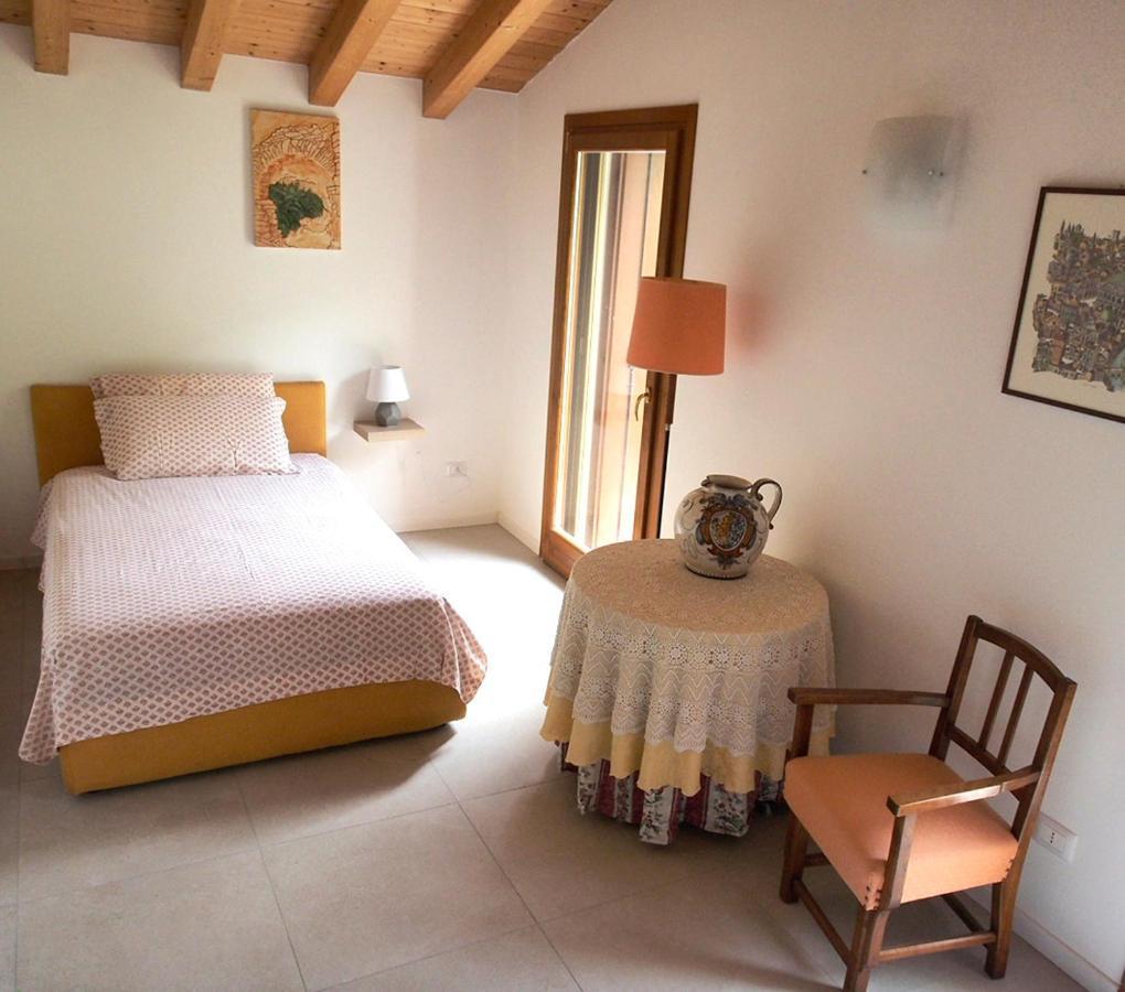 Valle B&B Castelgomberto Екстериор снимка